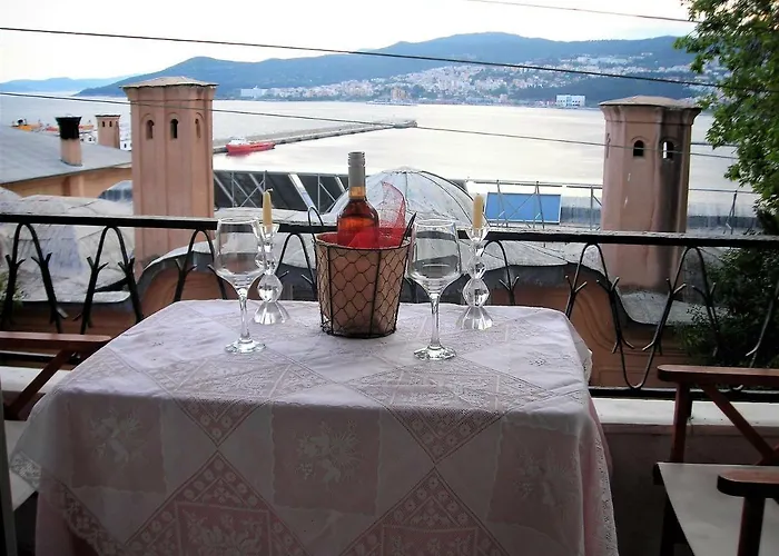 Nikol & Stella\'S House