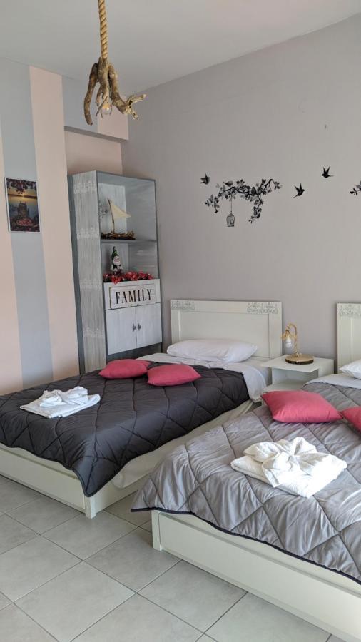 Nikol & Stella's House Apartment