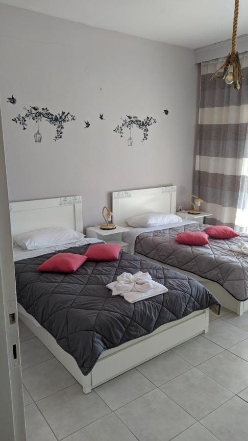 Nikol & Stella's House Apartment *