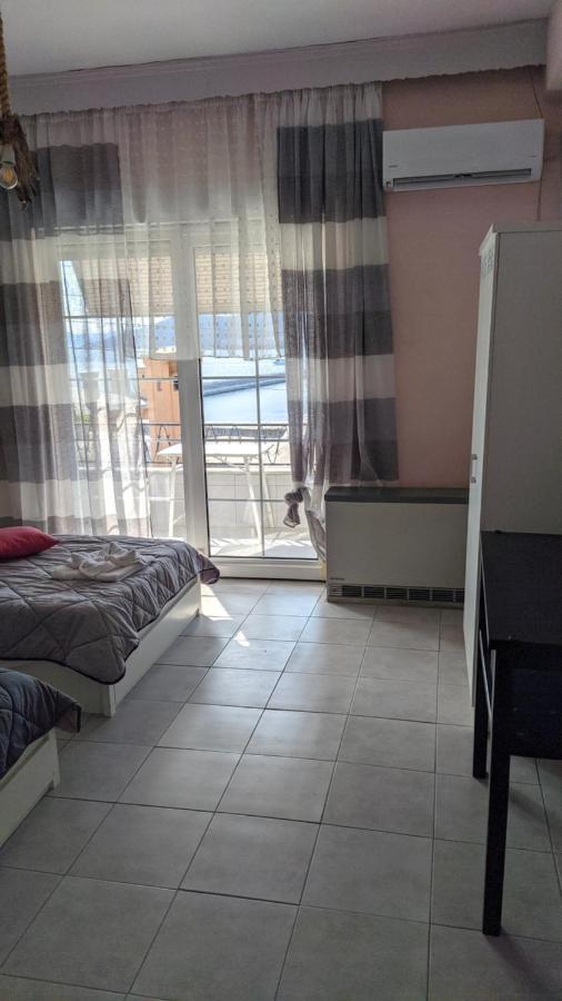 Nikol & Stella's House Apartment *
